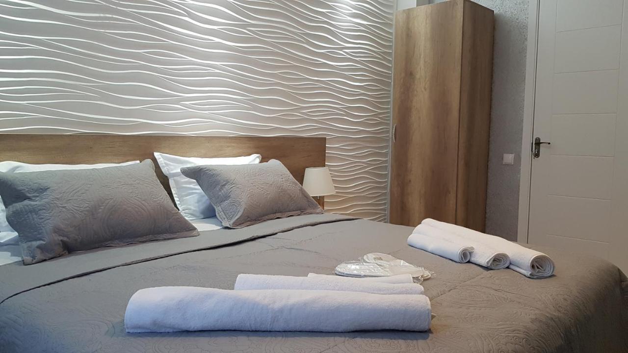 Hotel Traveler Szenaki Kültér fotó